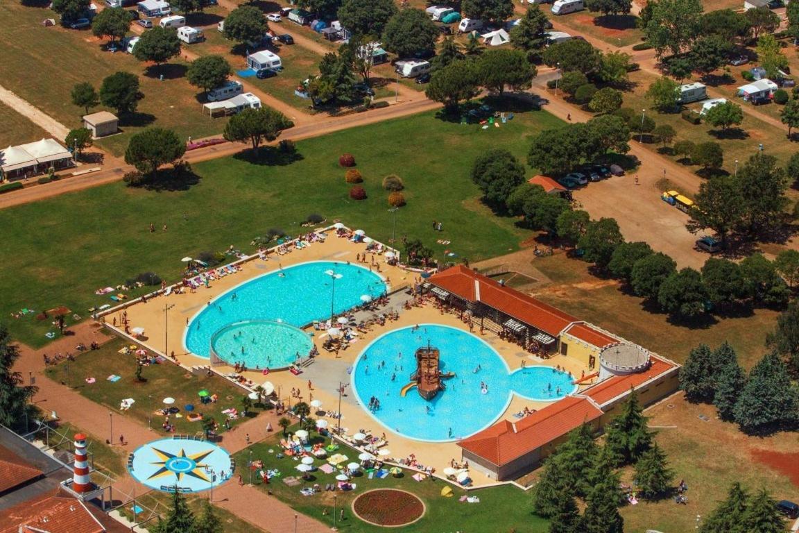 Panorama Mobile Homes In Camping Park Умаг Екстер'єр фото